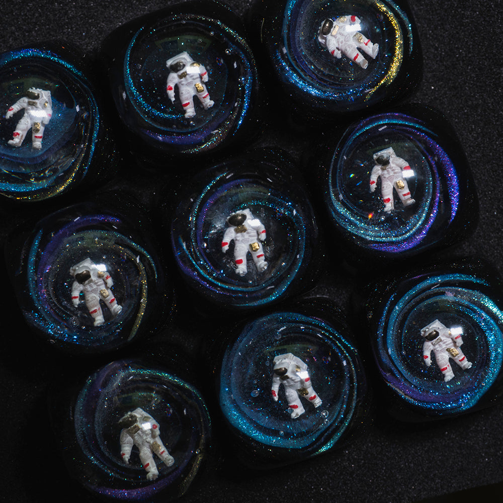Starry Astronaut Keycaps（DOM-height 1U）Crystal Resin Drops Keycap